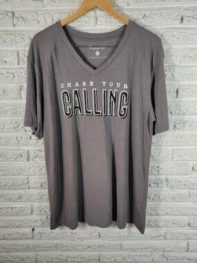 Things She Loves Womens XXL Tee Gray Chase Your Calling VNeck Short Sleeve GRA4E
